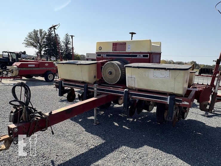 international-800-image-3