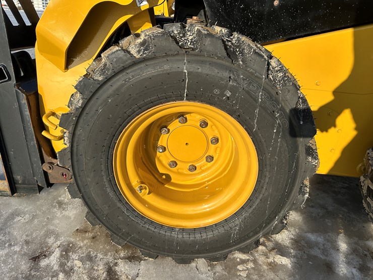 2018-caterpillar-236d-image-52