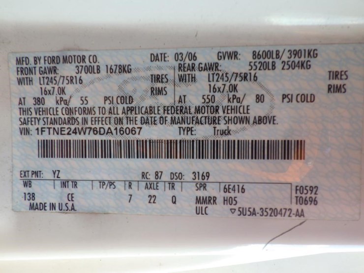 2006-ford-cargo-image-16