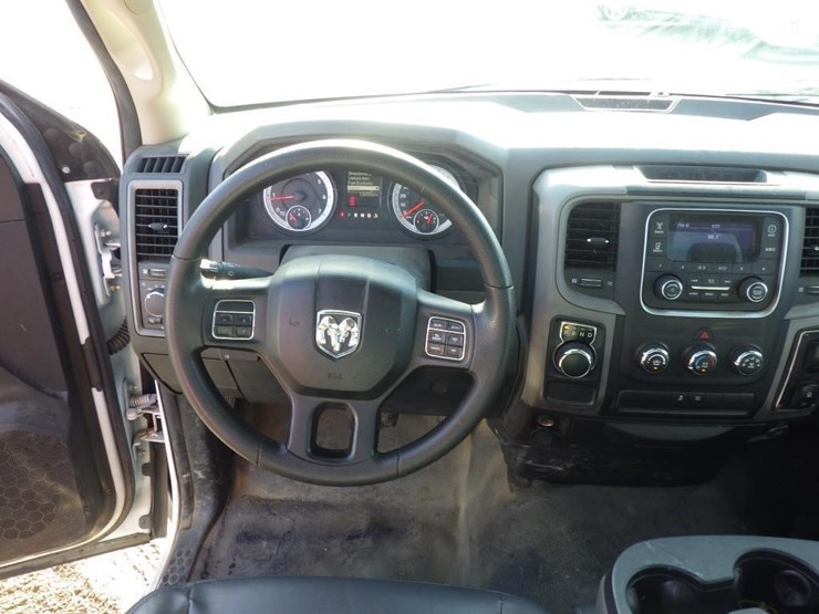 2015-dodge-1500-image-7