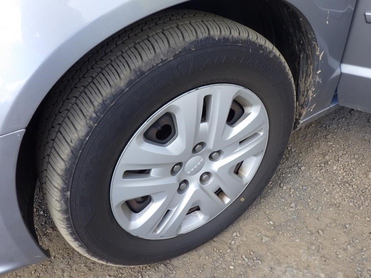 2015-dodge-grand-caravan-image-13