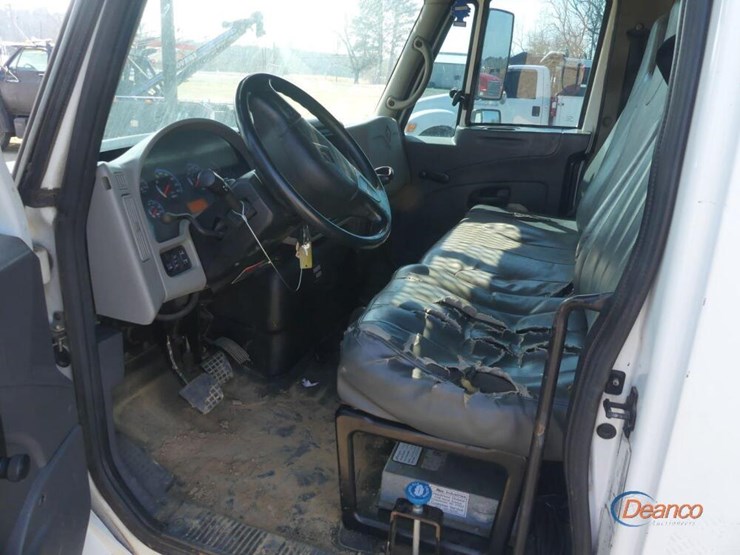 2011-international-durastar-4300-image-12