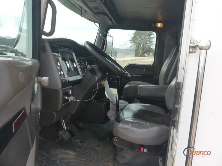 2009-kenworth-t800-image-18