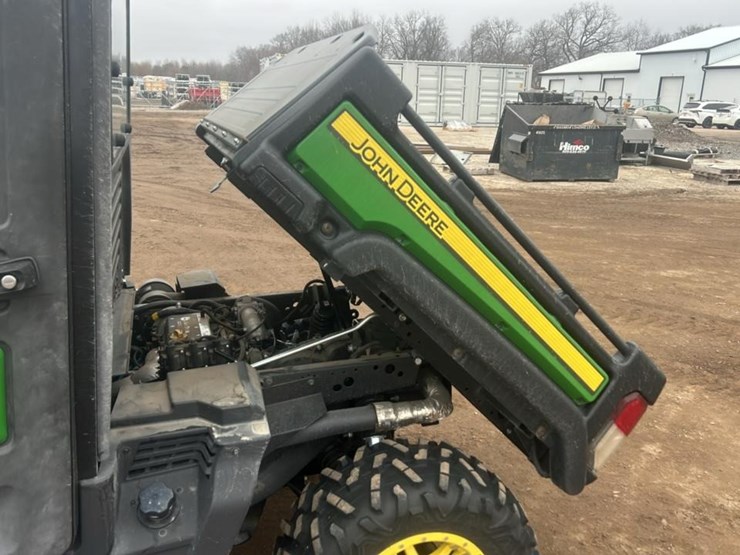 2020-john-deere-2020-image-38