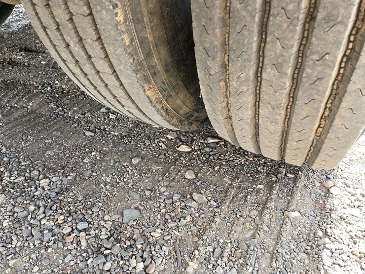 2001-ford-f650-image-25