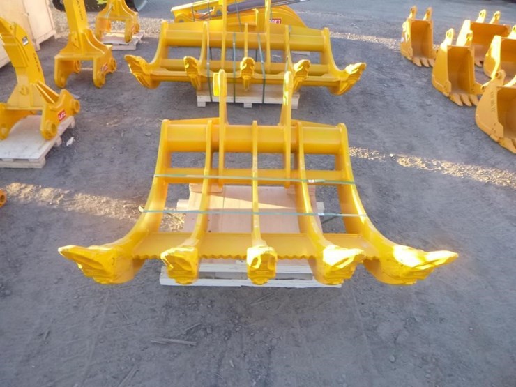 caterpillar-320-image-6