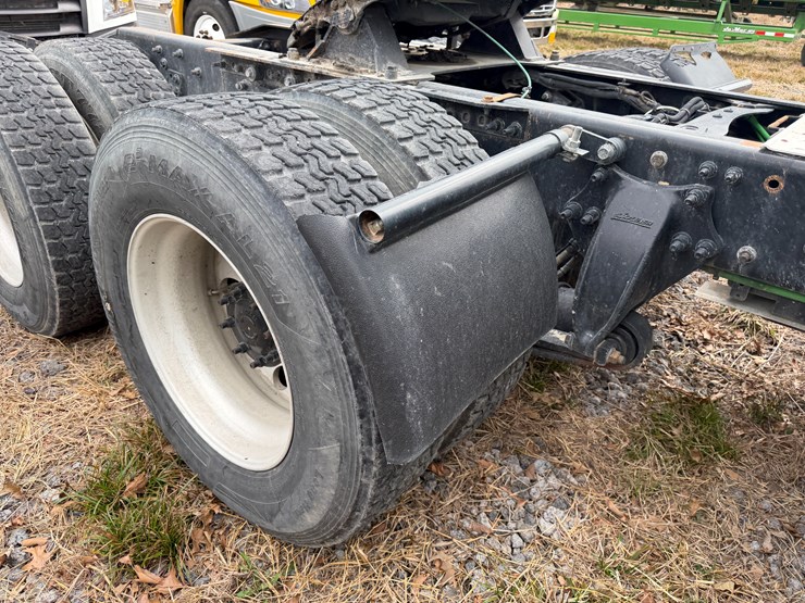 #40990-•-2019-freightliner-cascadia-s/a-daycab-truck-tractor-vin:-3akjgbdv5ksks6034-image-13