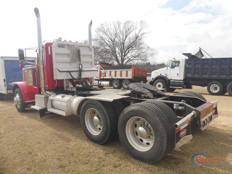 2018-peterbilt-389-image-3