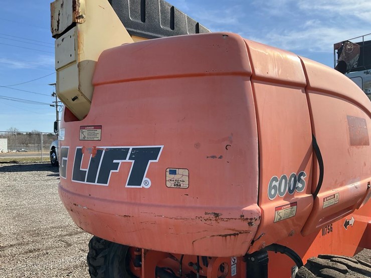 2004-jlg-600s-image-42