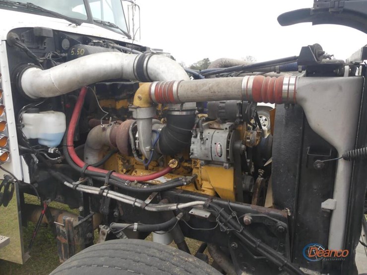 2004-peterbilt-379-image-11