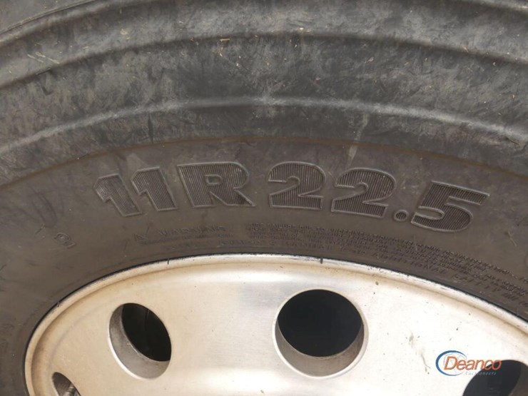 2016-peterbilt-579-image-15