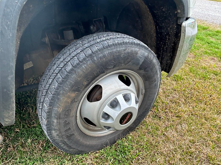 2015-gmc-3500hd-image-32