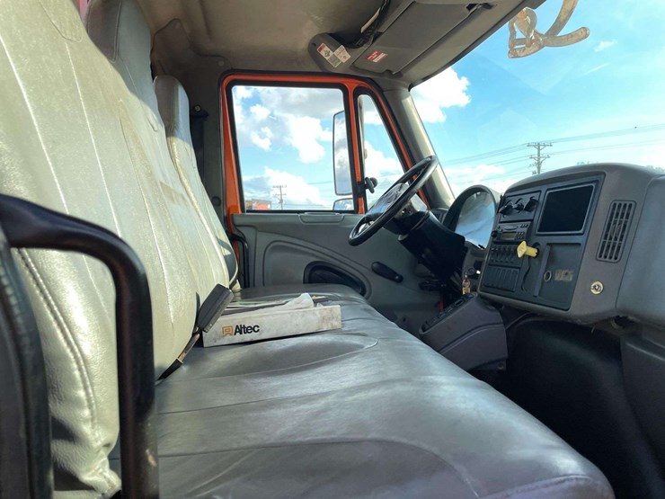 2007-international-durastar-4300-image-19