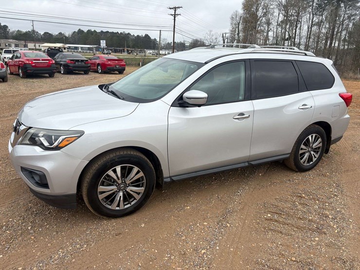 2017-nissan-pathfinder-image-1