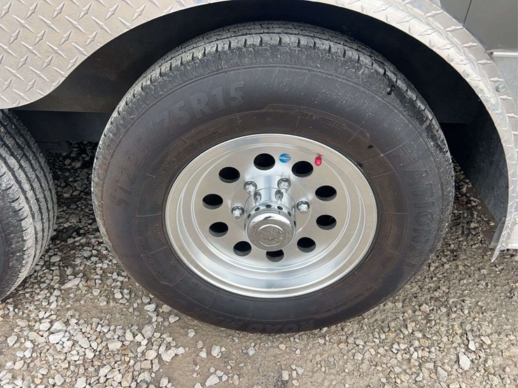 2016-stealth-viper-24'-enclosed-trailer-image-22