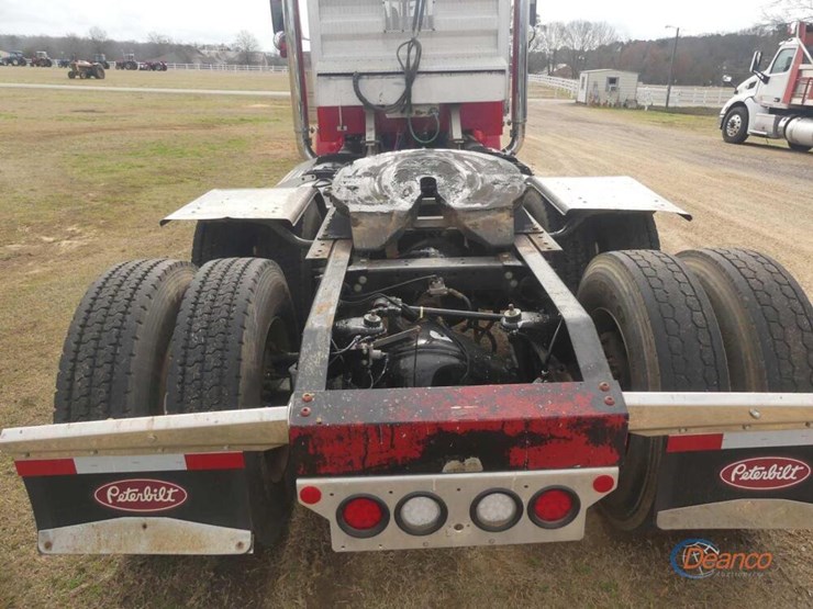2018-peterbilt-389-image-7