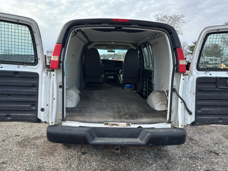 2008-gmc-3500-image-31