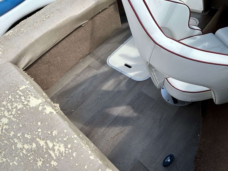 2007-stingray-180rx-ski-boat-image-21