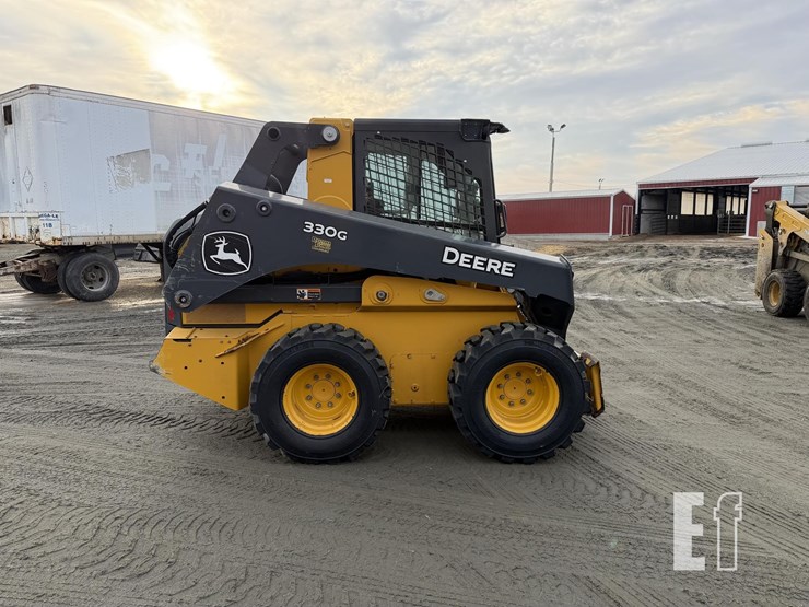 2024-deere-330g-image-10