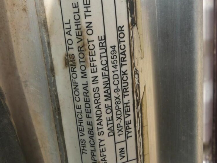 2012-peterbilt-389-image-21