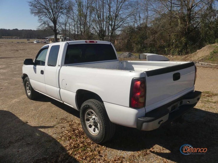 2005-chevrolet-1500-image-3