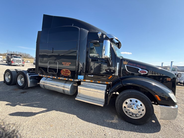 peterbilt-579-image-6