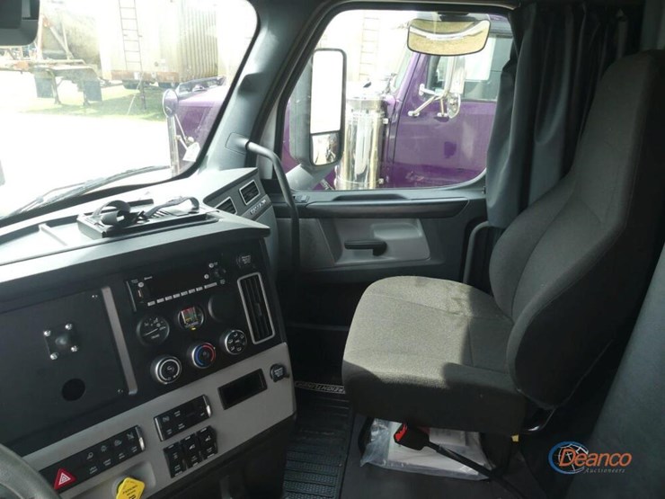 2025-freightliner-cascadia-116-image-14