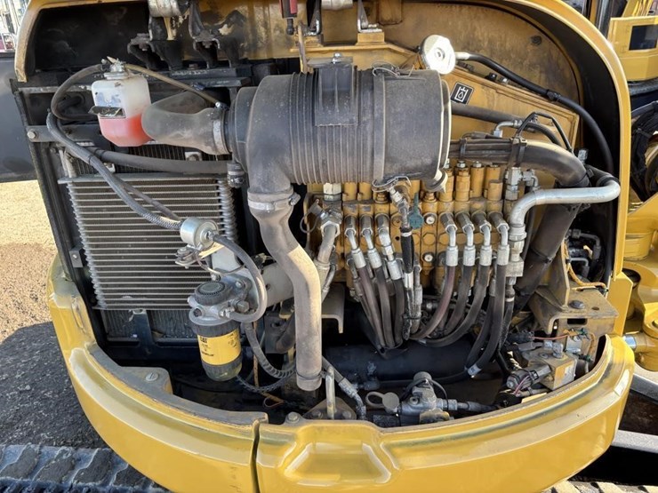 caterpillar-303.5-image-38