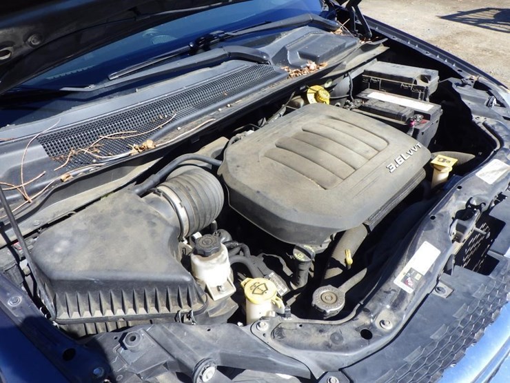 2014-dodge-grand-caravan-image-11