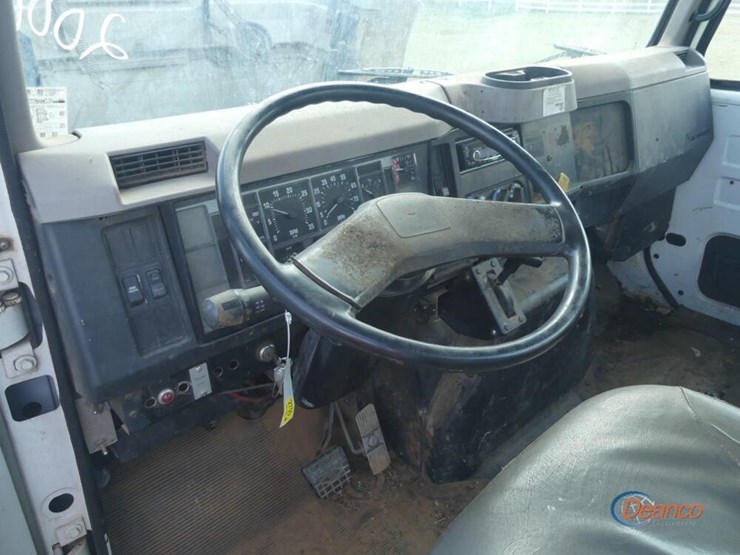 2000-international-4700-image-12