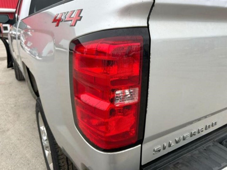 2018-chevrolet-silverado-2500hd-image-73