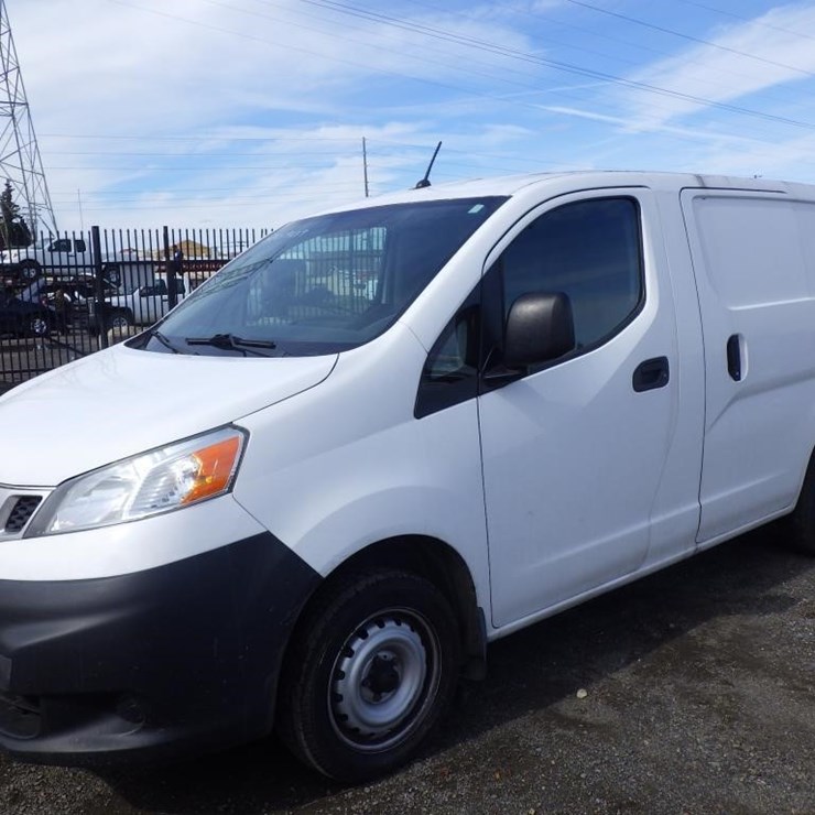 2017 NISSAN NV200