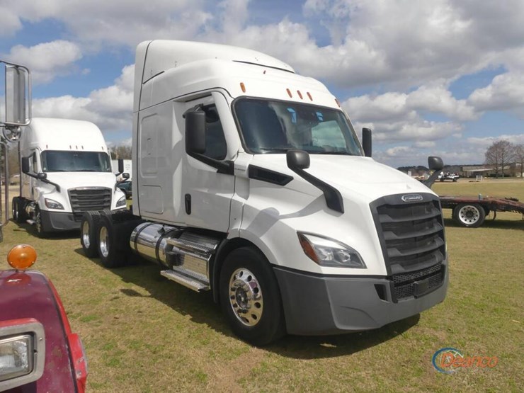 2023-freightliner-cascadia-116-image-1