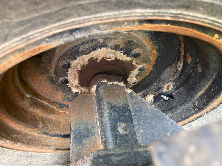 #41025-•-dennis-grain-cart-image-13