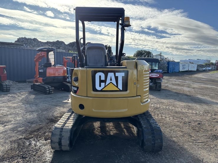 caterpillar-303.5-image-8