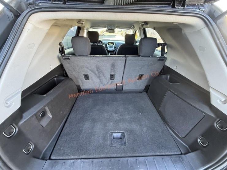 2015-chevrolet-equinox-lt-image-15