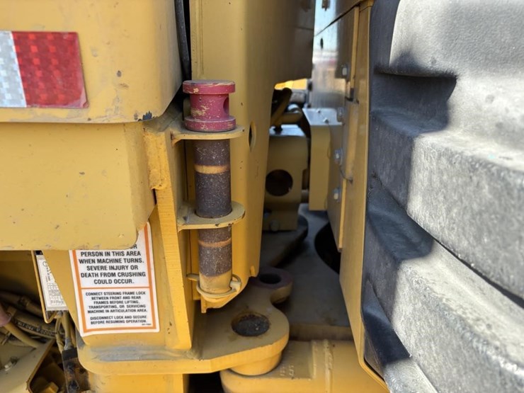 caterpillar-143h-image-35