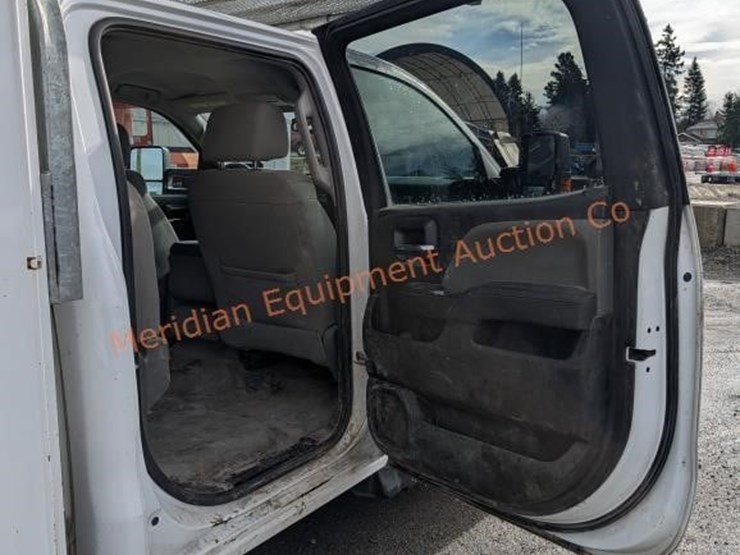 2017-chevrolet-silverado-3500-image-34