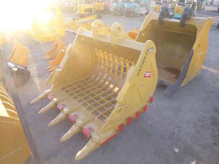 caterpillar-320-image-1