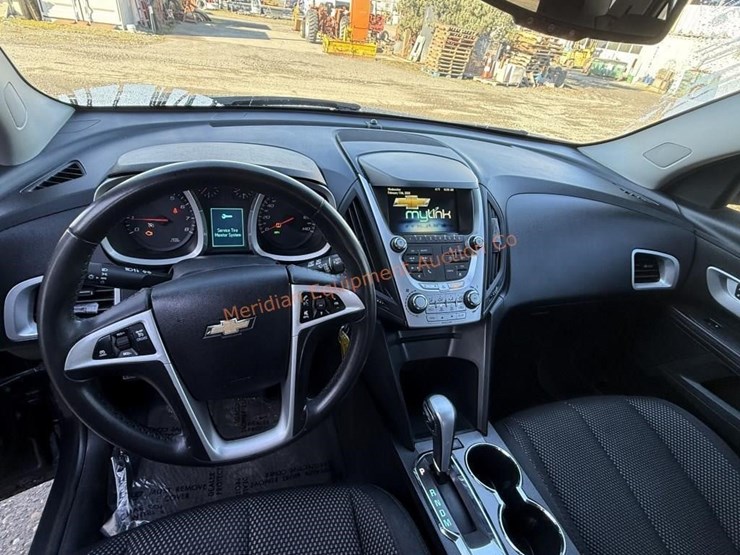 2015-chevrolet-equinox-lt-image-37