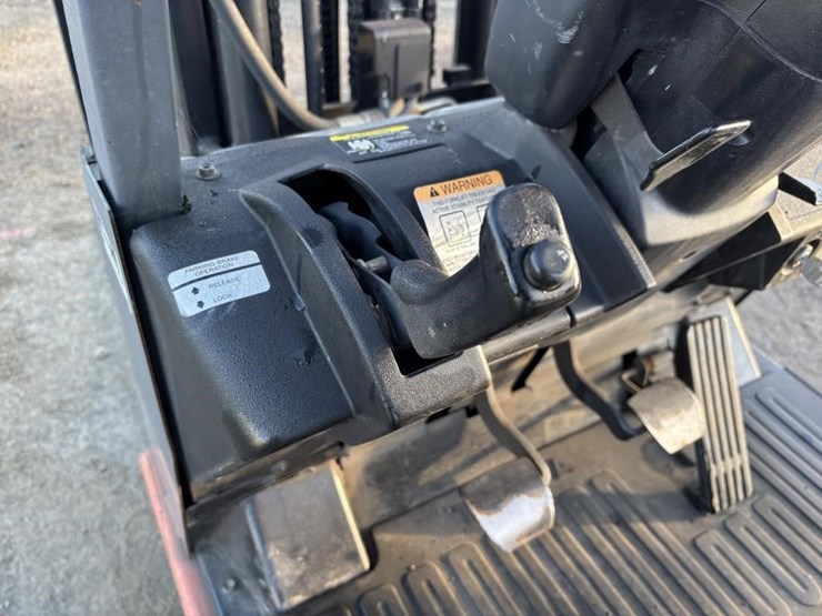 2004-toyota-7fgcu15-image-19