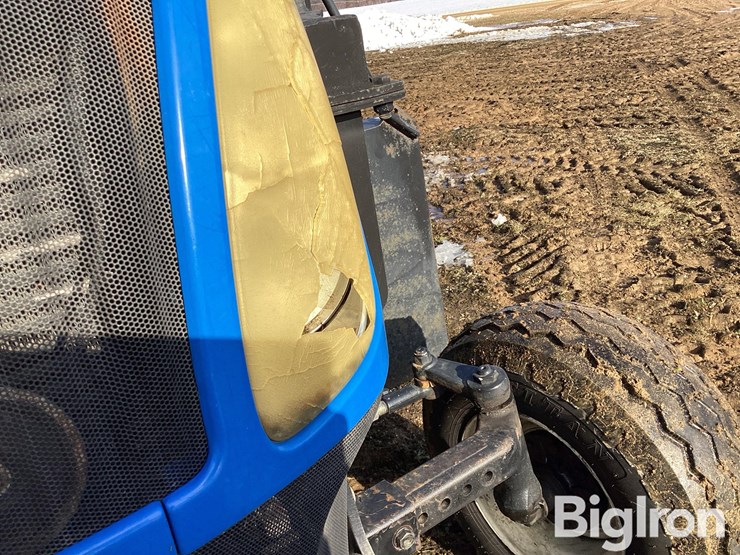 2004-new-holland-ts115a-image-17