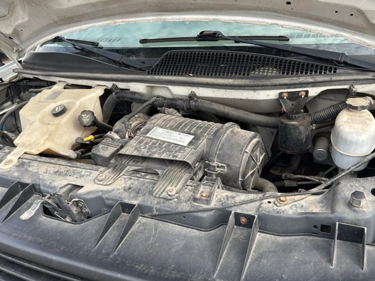 2008-gmc-3500-image-35