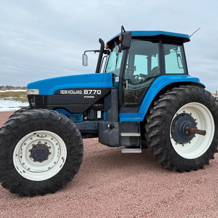 NEW HOLLAND 8770