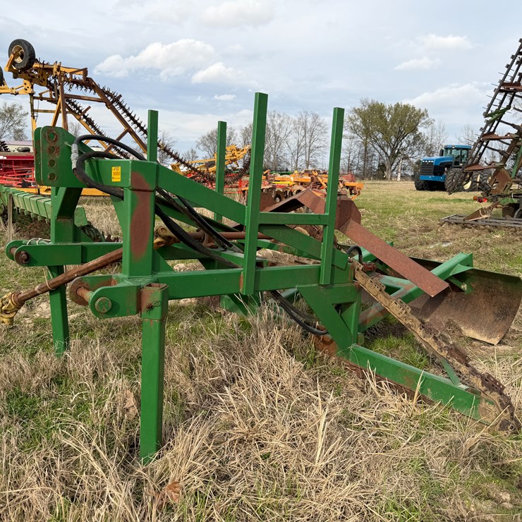 #41033 • Allen Manufacturing 3pt Levee Trencher