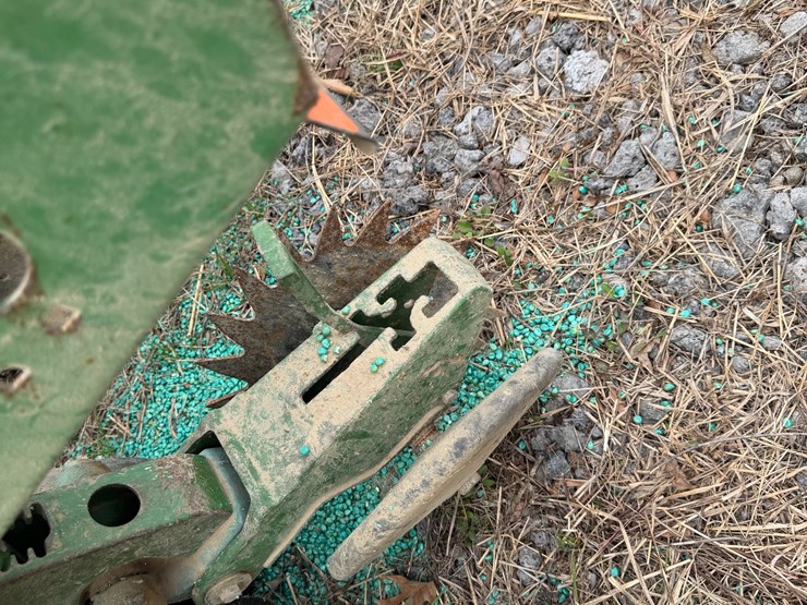 john-deere-12-image-36