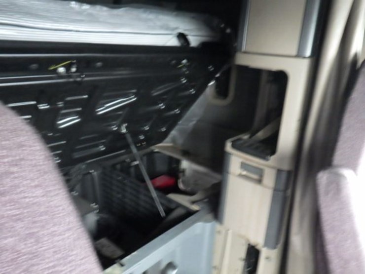 2017-freightliner-cascadia-125-evolution-image-6