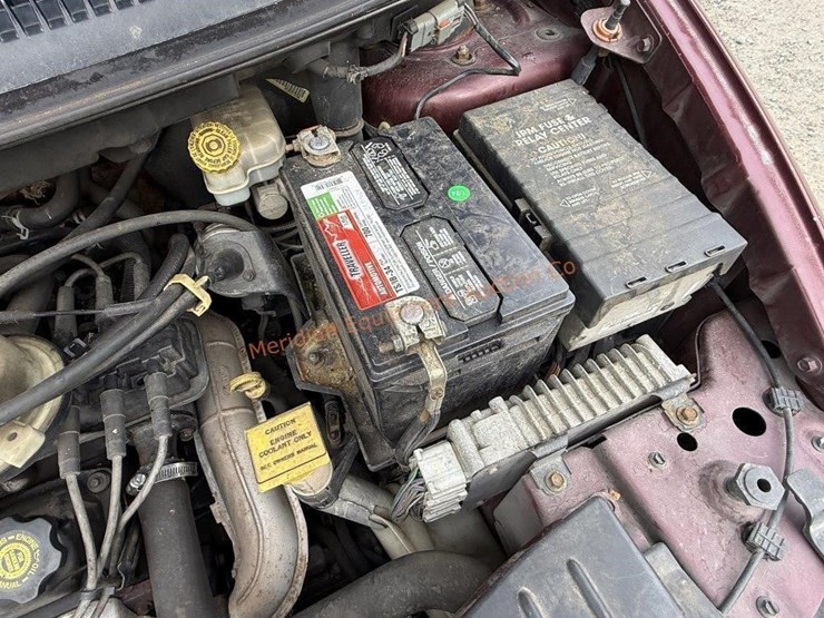 2002-chrysler-town-&-country-image-15