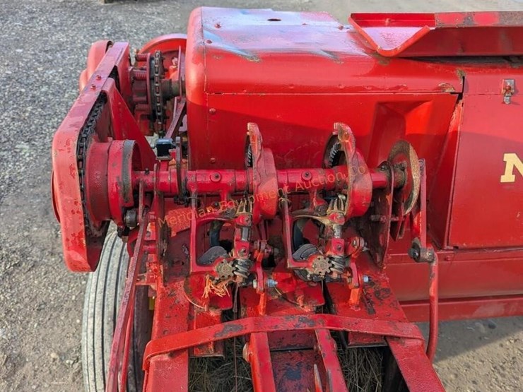 new-holland-69-image-16