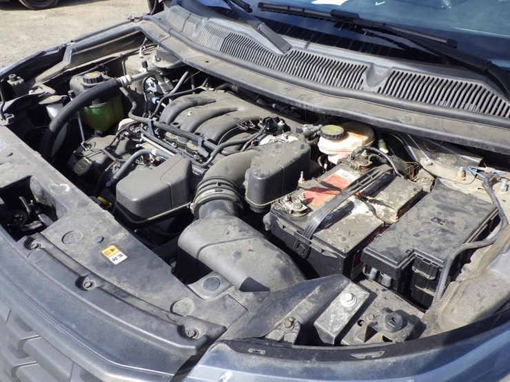 2016-ford-explorer-image-10